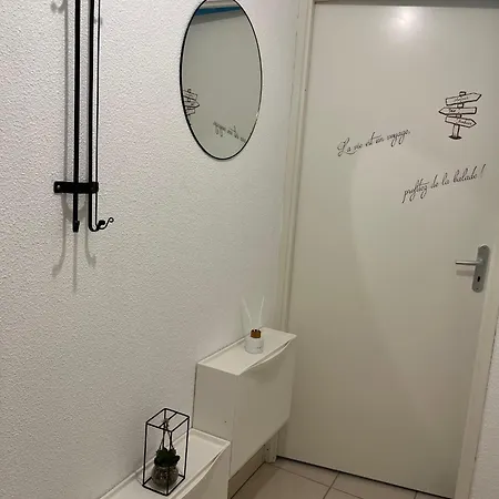 Petit Cocon Cosy Avec Terrasse & Parking Prive Apartman *